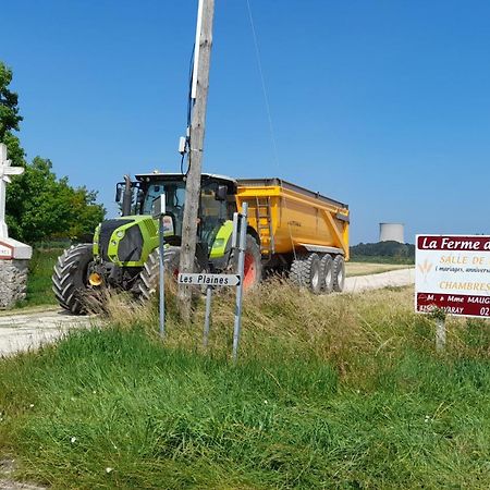 مبيت وإفطار Avaray La Ferme De L'Isle Et Sa Roulotte المظهر الخارجي الصورة