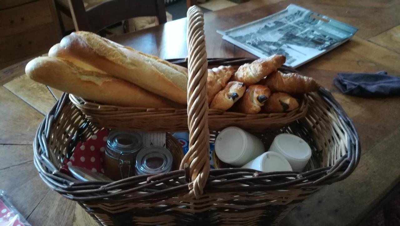 مبيت وإفطار Avaray La Ferme De L'Isle Et Sa Roulotte المظهر الخارجي الصورة