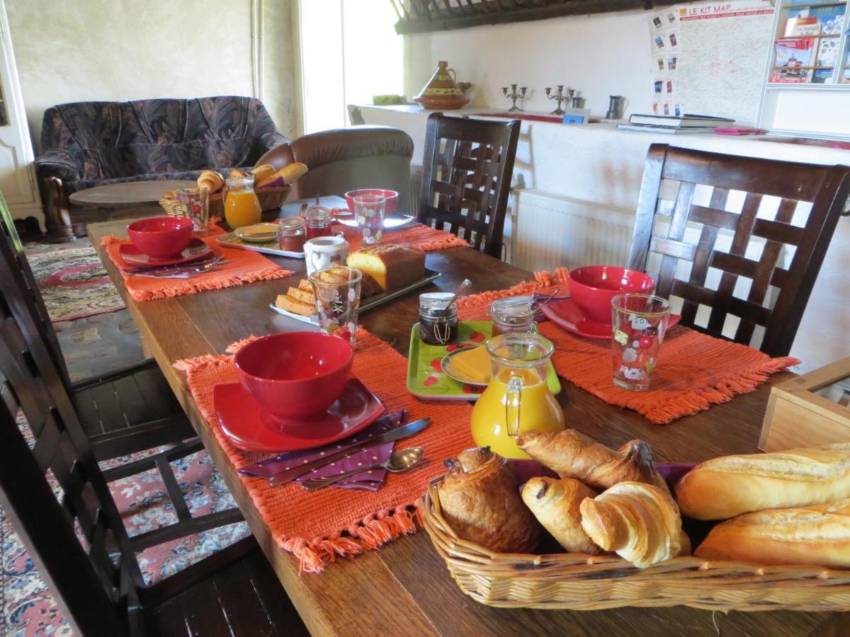 مبيت وإفطار Avaray La Ferme De L'Isle Et Sa Roulotte المظهر الخارجي الصورة